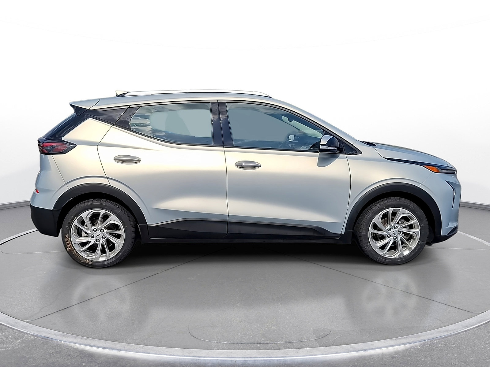 Used 2023 Chevrolet Bolt EUV LT w/ Driver Confidence Package FWD image 9