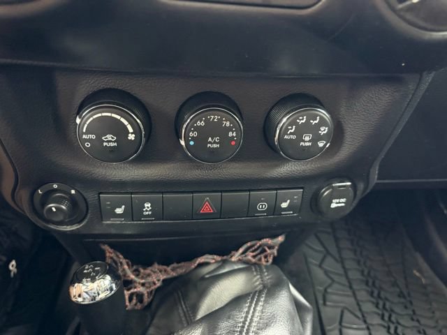 Used 2012 Jeep Wrangler Unlimited Sahara AWD/4WD image 37
