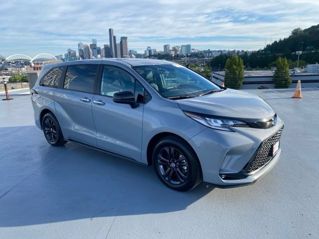 Certified 2025 Toyota Sienna XSE AWD/4WD image 31