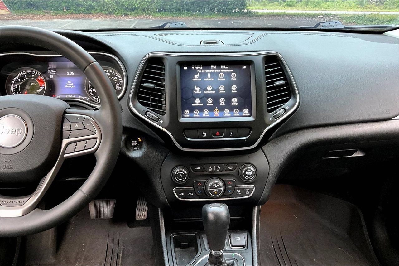 Used 2021 Jeep Cherokee Latitude Lux w/ Comfort/Convenience Group FWD image 9