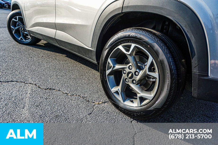 Used 2025 Chevrolet Trax LT FWD image 15