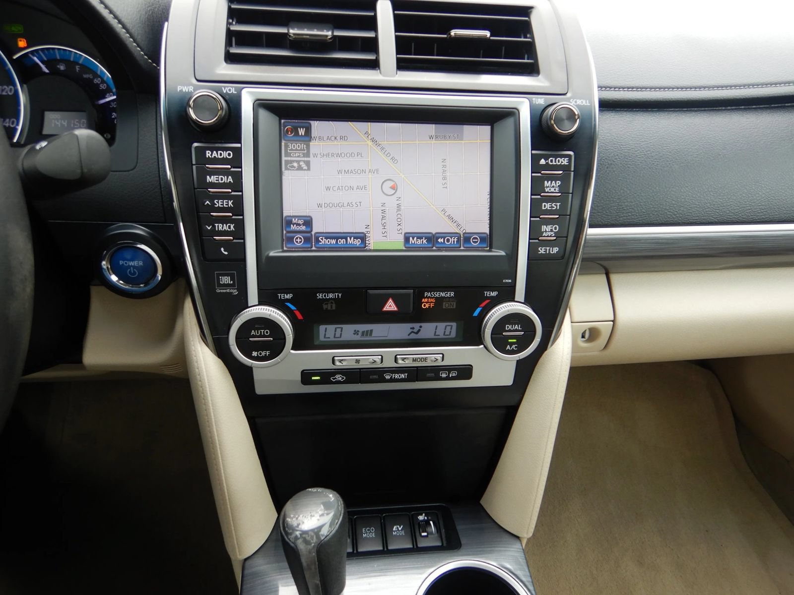 Used 2012 Toyota Camry XLE w/ Leather Pkg FWD image 17