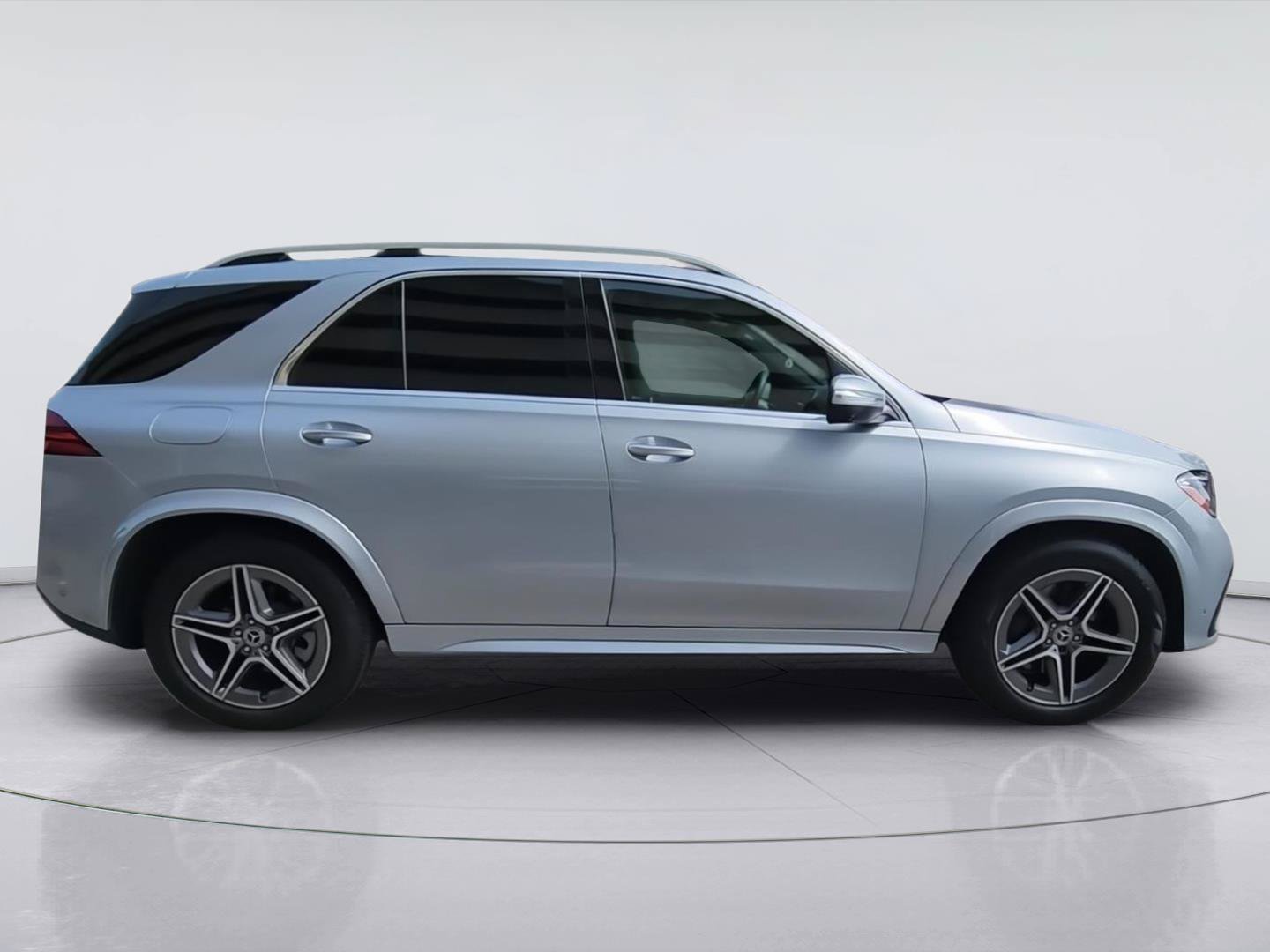 Used 2024 Mercedes-Benz GLE 350 4MATIC image 9