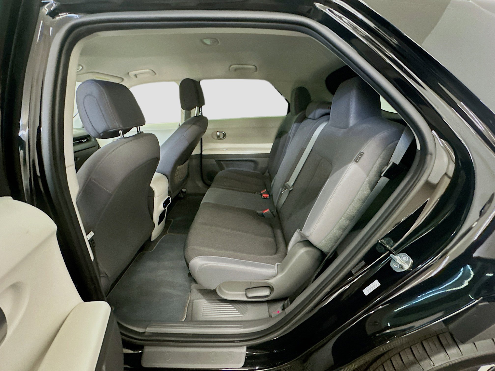 Used 2024 Hyundai Ioniq 5 SEL image 28