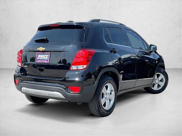 Used 2021 Chevrolet Trax LT FWD image 2