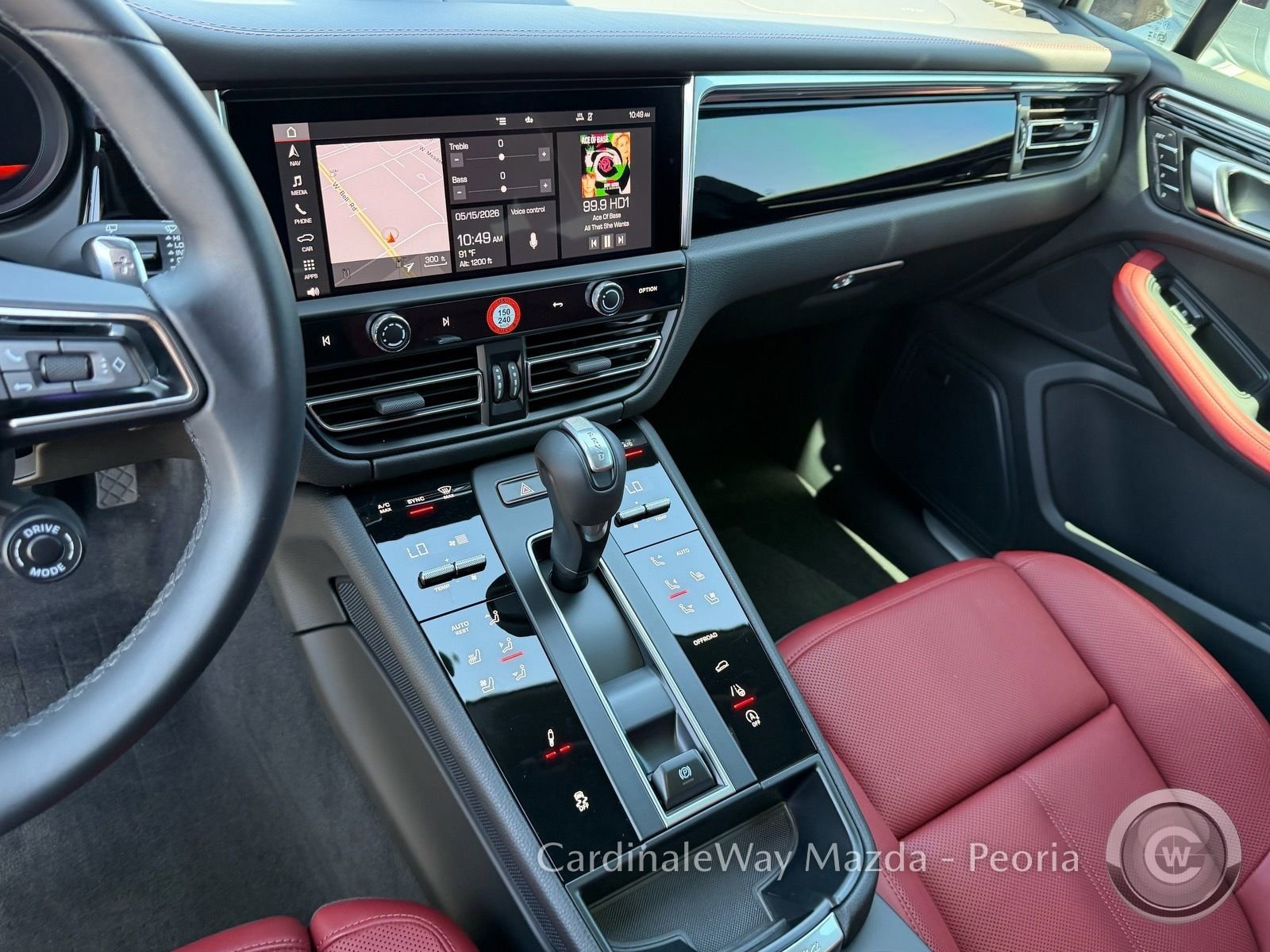 Used 2025 Porsche Macan S AWD/4WD image 28
