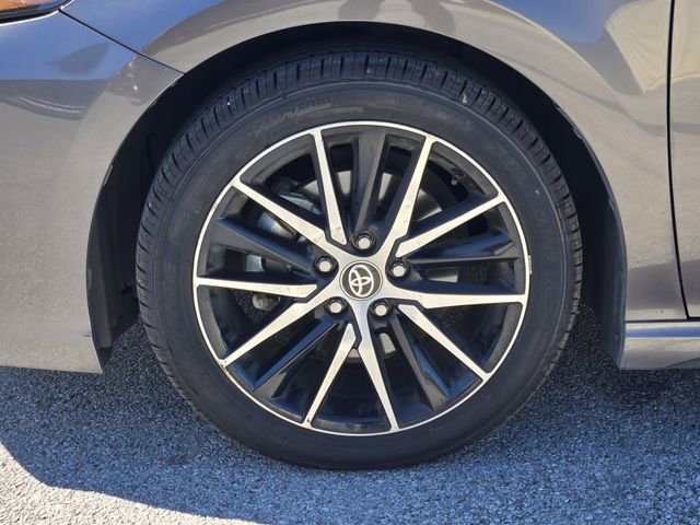 Used 2024 Toyota Camry SE w/ Cold Weather Package image 11