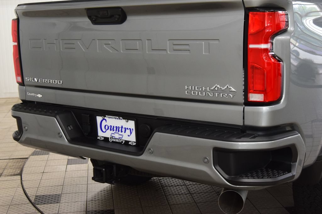 Used 2025 Chevrolet Silverado 2500 High Country w/ Technology Package AWD/4WD image 23