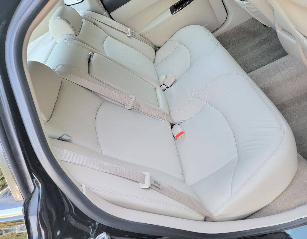 Used 2009 Buick LaCrosse CXL w/ Driver Confidence Package FWD image 29