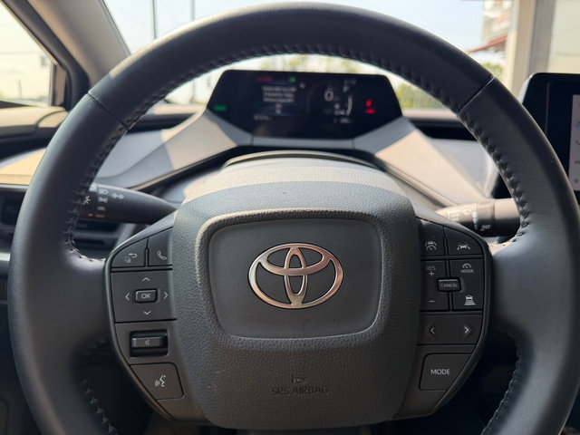 Used 2025 Toyota Prius LE FWD image 15