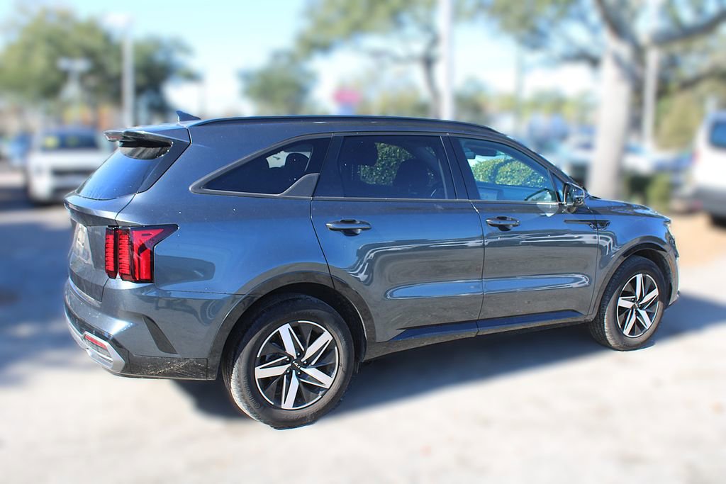Certified 2023 Kia Sorento S image 6