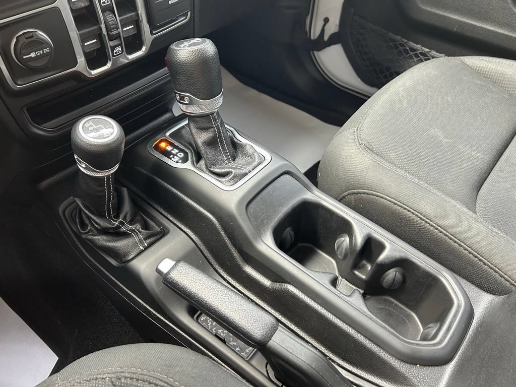 Used 2019 Jeep Wrangler Unlimited Sahara AWD/4WD image 21
