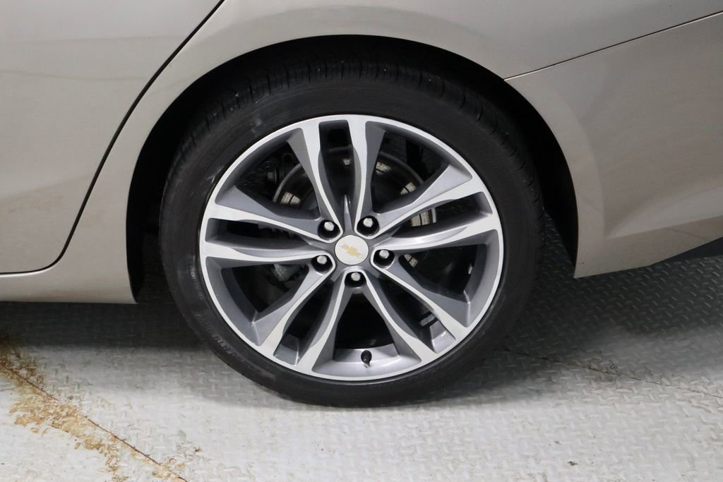 Used 2023 Chevrolet Malibu LT FWD image 19