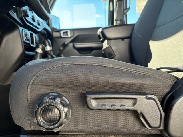 Used 2021 Jeep Wrangler Unlimited Sport image 23