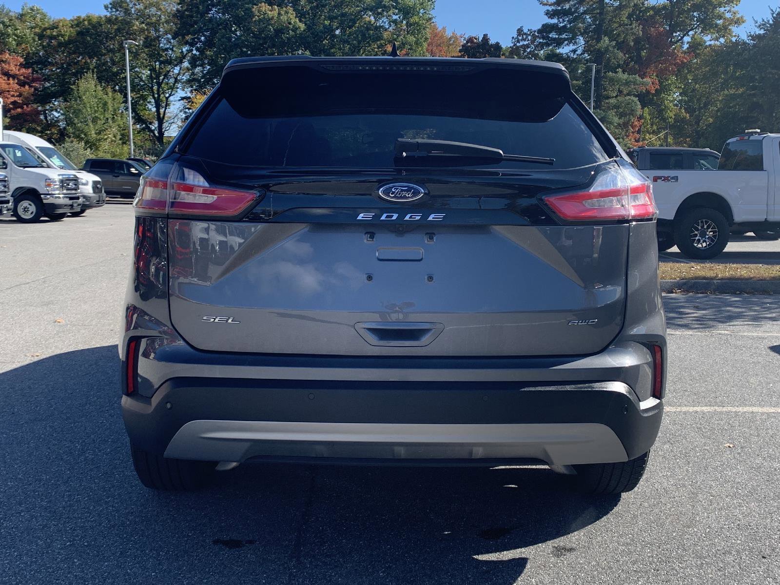 Used 2024 Ford Edge SEL AWD/4WD image 5