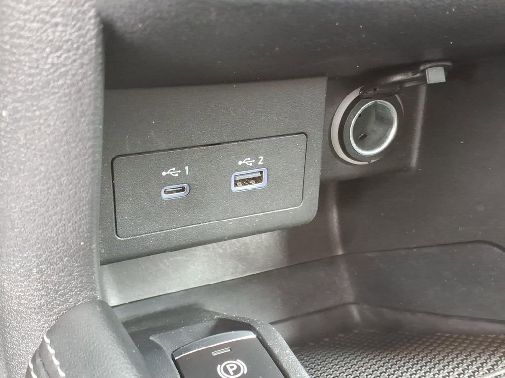 Used 2022 Nissan Kicks SV w/ Exterior Package FWD image 19