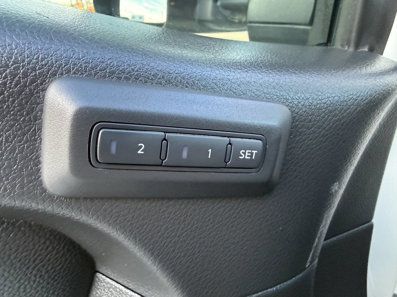 Used 2019 Nissan Titan SL w/ Texas Titan Edition image 20