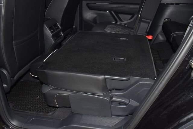 Used 2024 Volkswagen Atlas SEL Premium R-Line image 33