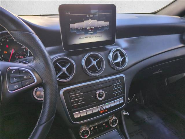 Used 2018 Mercedes-Benz GLA 250 4MATIC image 14