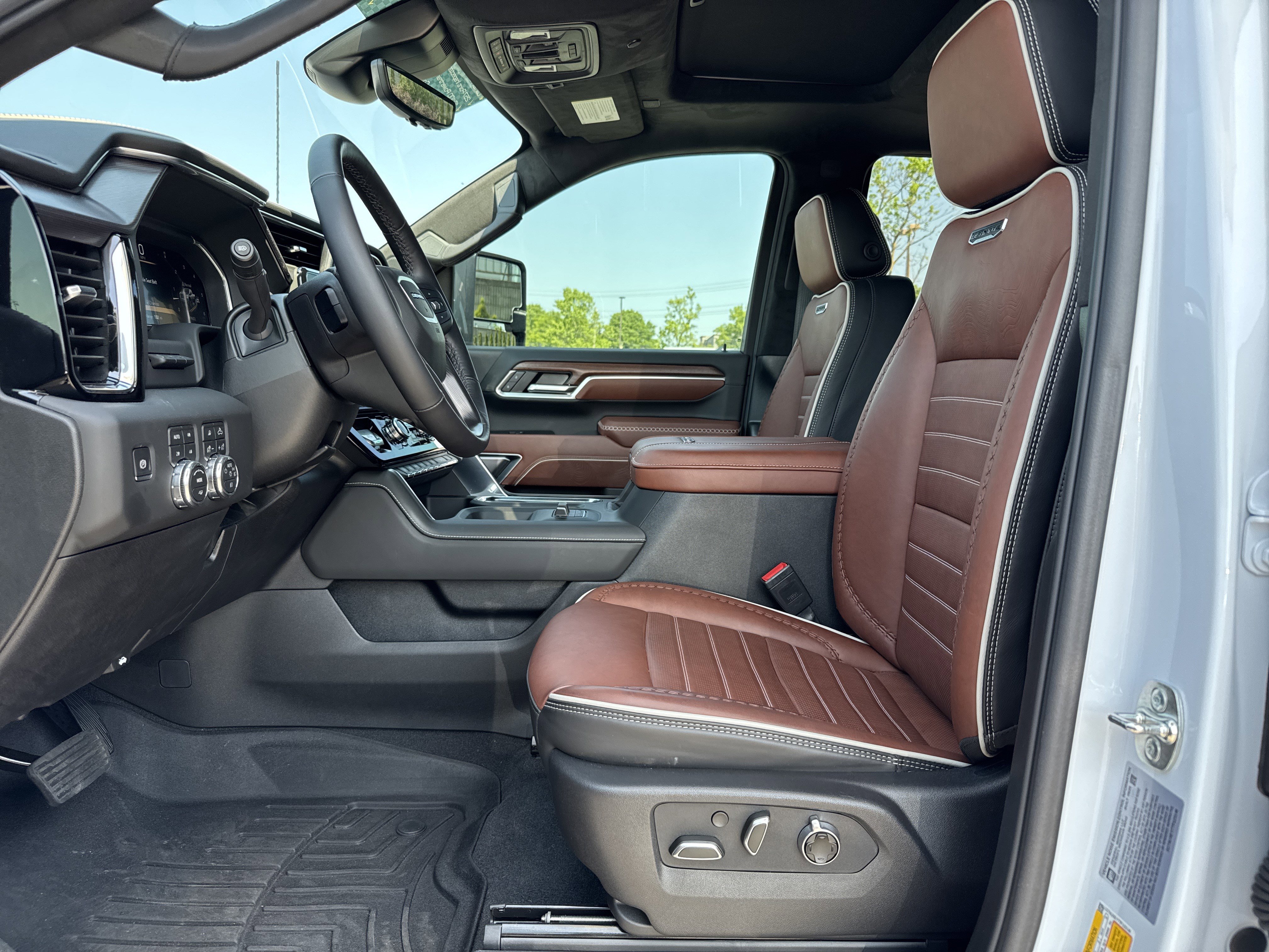 Used 2026 GMC Sierra 2500 Denali Ultimate AWD/4WD image 16