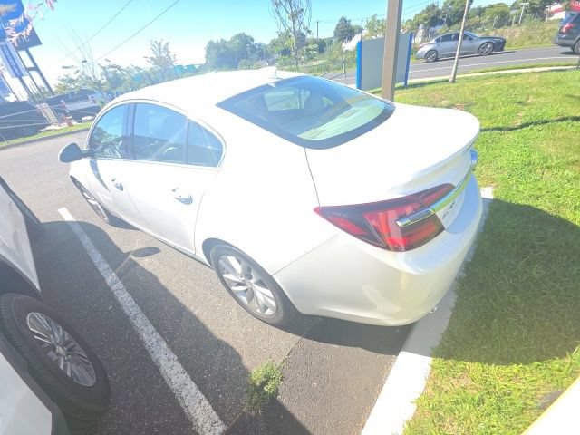 Used 2017 Buick Regal Premium w/ Driver Confidence Package #1 FWD image 4