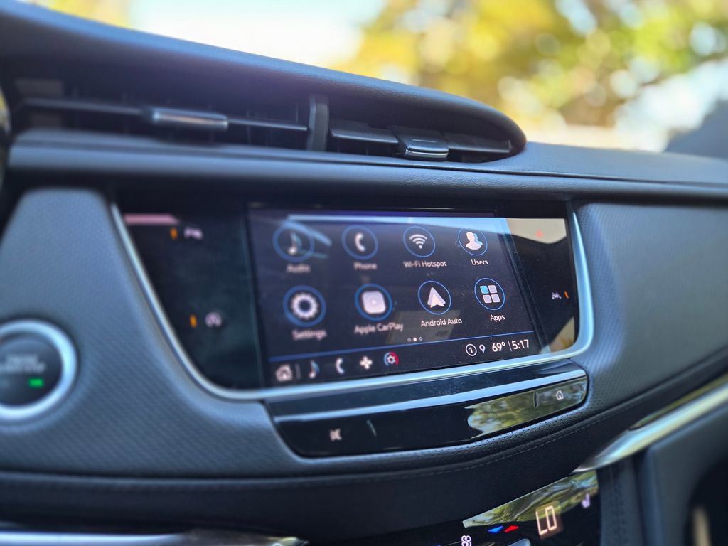 Used 2022 Cadillac XT6 Luxury w/ LPO, Floor Liner Package FWD image 22