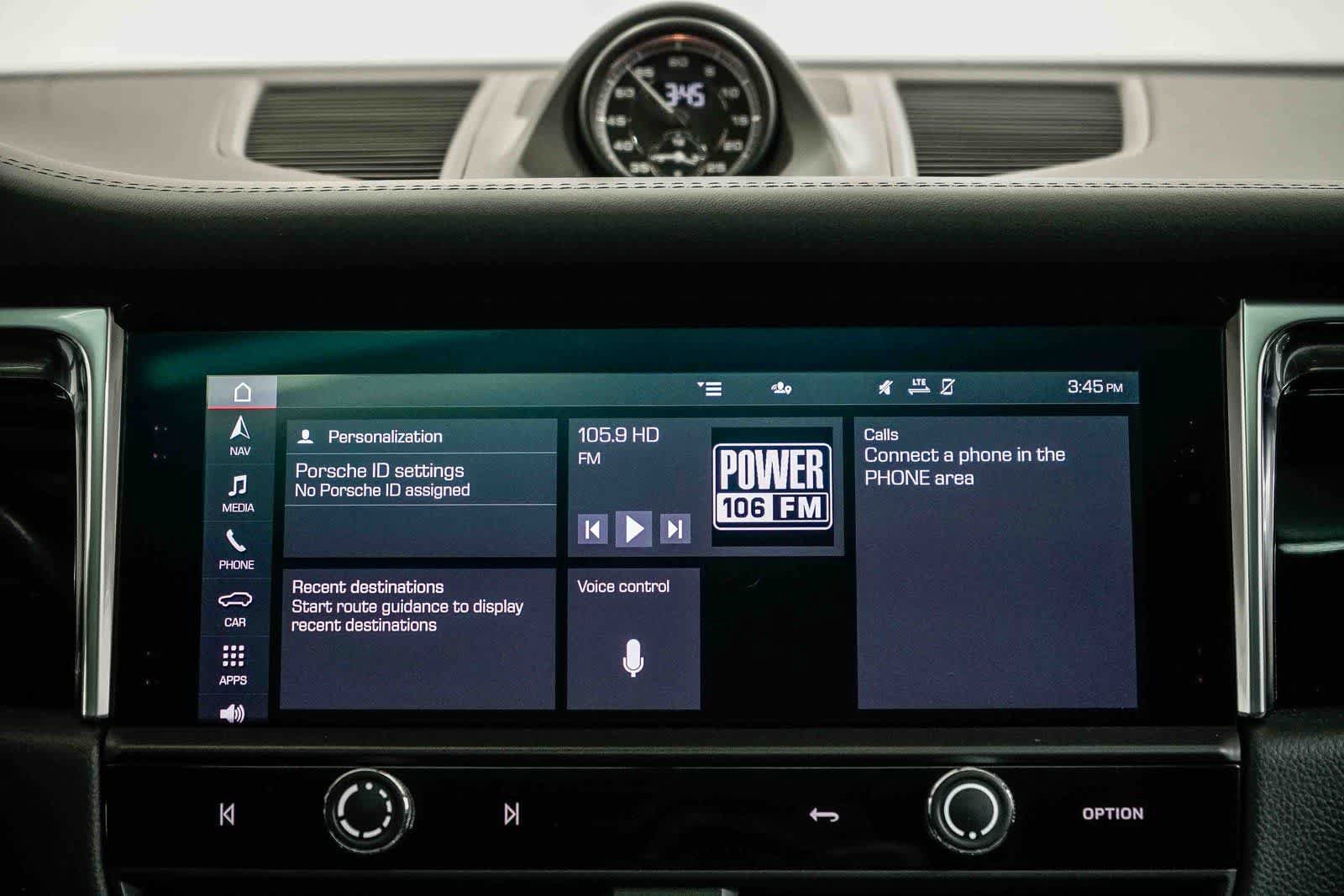 Used 2024 Porsche Macan image 14