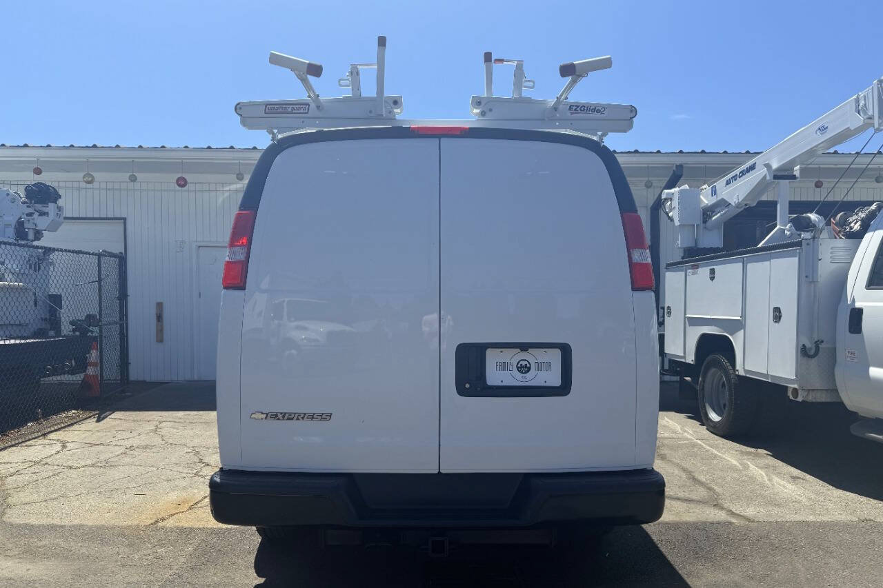 Used 2020 Chevrolet Express 2500 w/ Driver Convenience Package RWD image 6