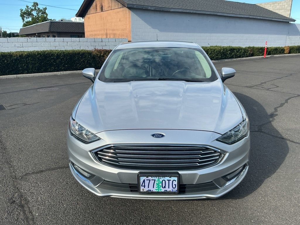 Used 2017 Ford Fusion SE w/ Equipment Group 201A FWD image 5