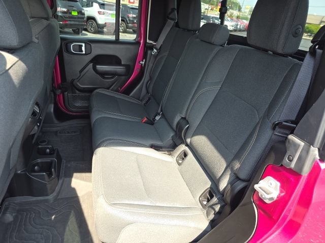 Used 2024 Jeep Gladiator Sport AWD/4WD image 29