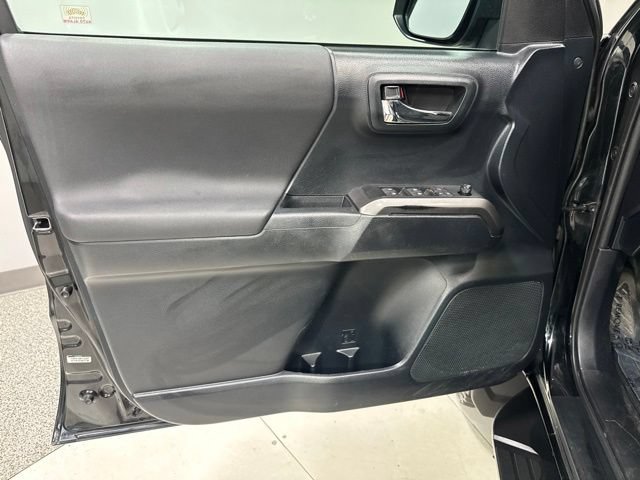Used 2019 Toyota Tacoma TRD Sport AWD/4WD image 8