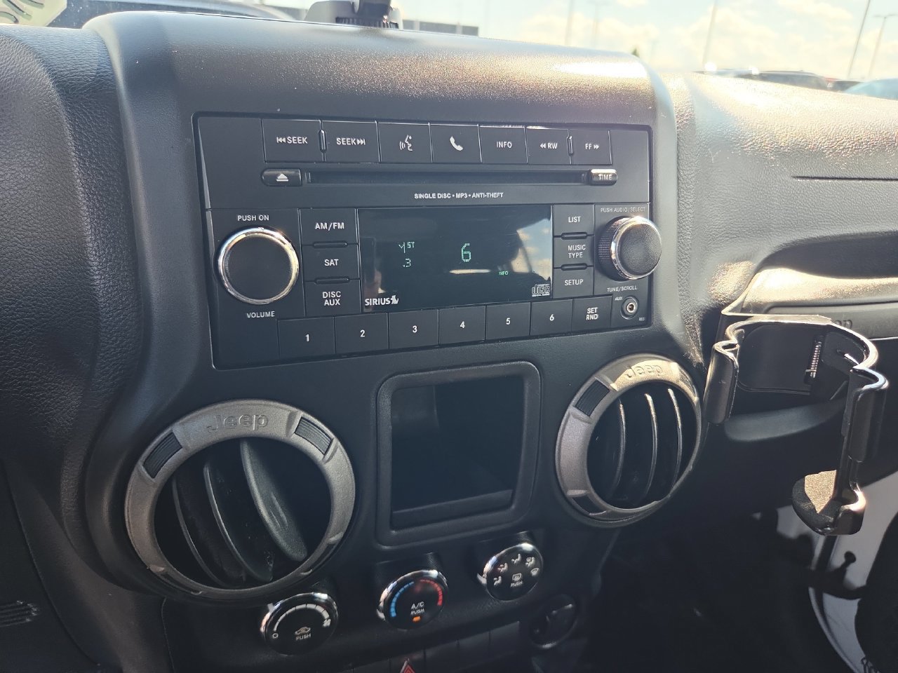 Used 2016 Jeep Wrangler Unlimited Sport w/ Connectivity Group AWD/4WD image 21