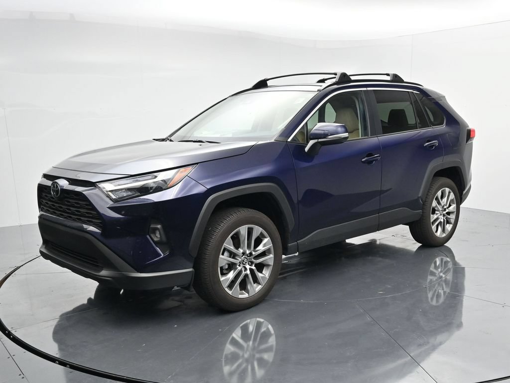 Used 2025 Toyota RAV4 XLE Premium w/ Weather Package AWD/4WD image 4