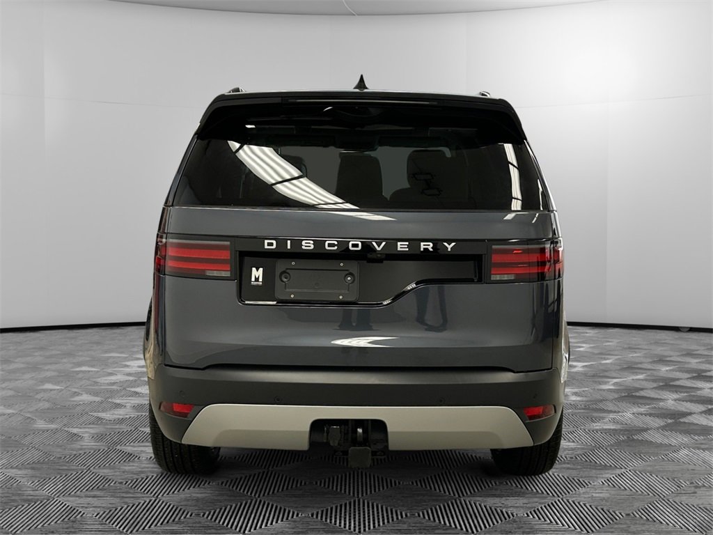 New 2026 Land Rover Discovery S image 4