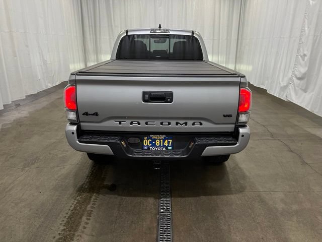 Used 2022 Toyota Tacoma Limited w/ Black Out Package (TMS) AWD/4WD image 5