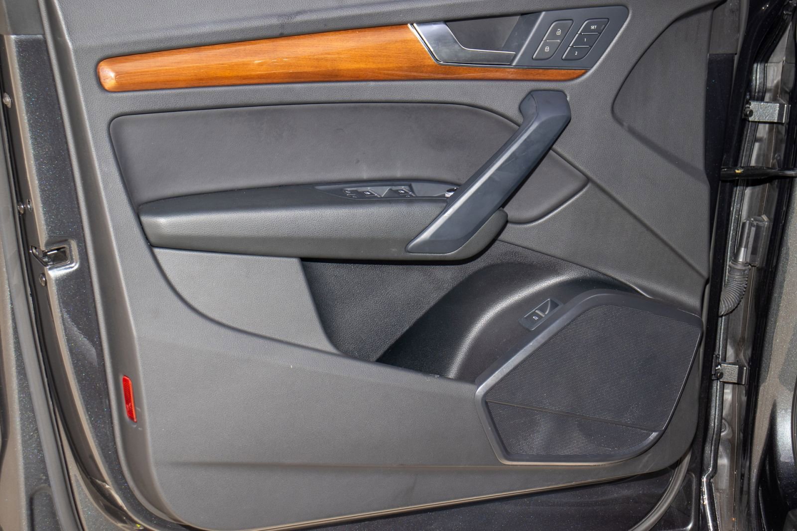 Used 2023 Audi Q5 2.0T Premium w/ Convenience Package image 15