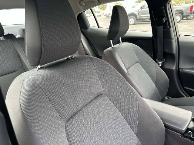 Used 2025 Toyota Prius LE FWD image 35