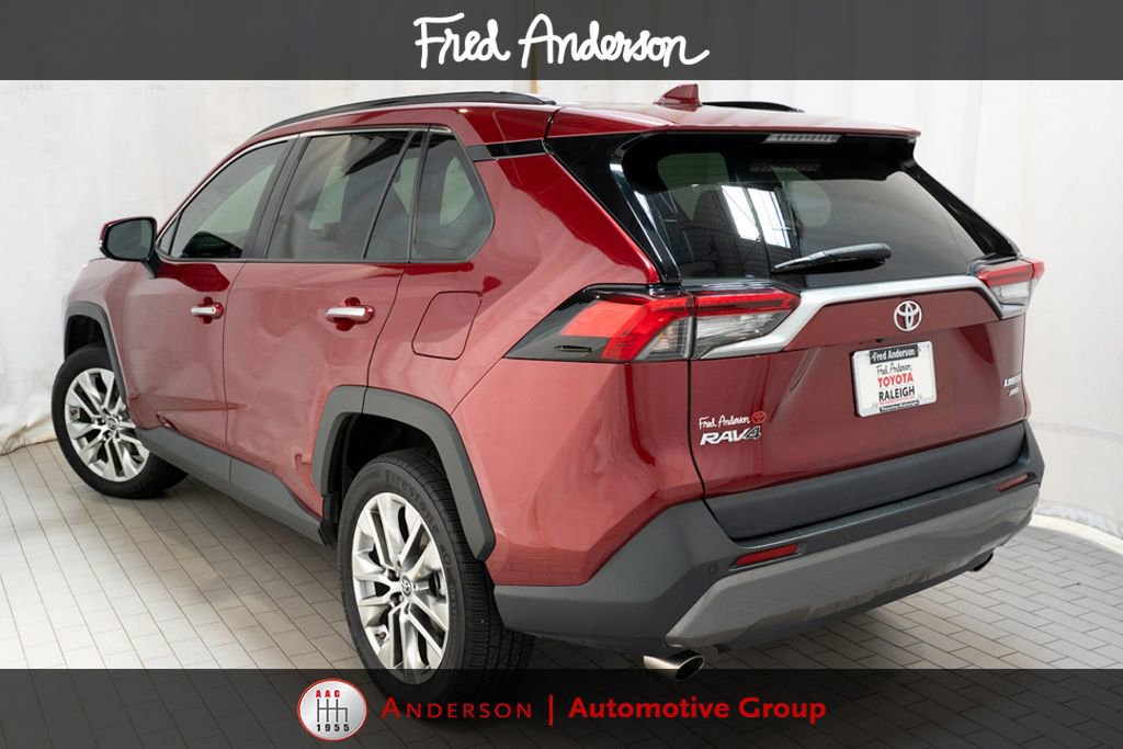 Used 2019 Toyota RAV4 Limited w/ Cold Weather Package AWD/4WD image 3