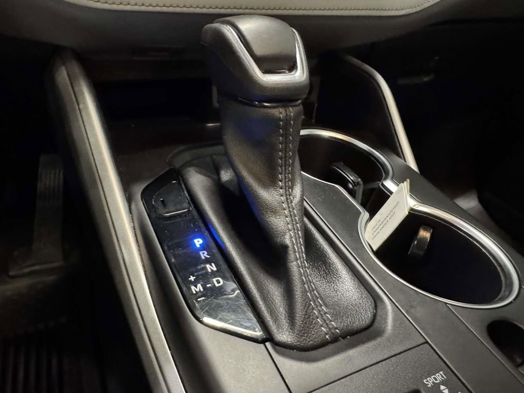 Used 2022 Toyota Highlander XLE image 25