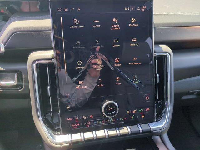 New 2026 GMC Yukon Denali AWD/4WD image 13