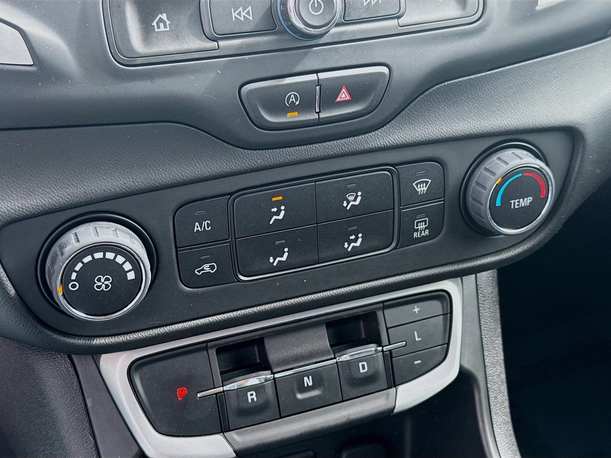 Used 2022 GMC Terrain SLE image 14