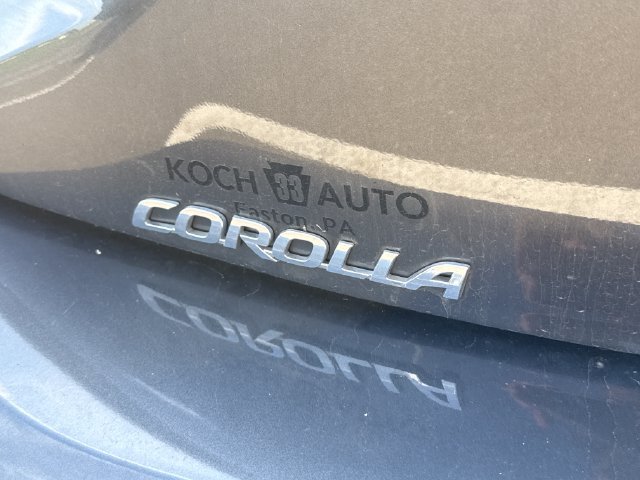 Certified 2025 Toyota Corolla SE FWD image 18