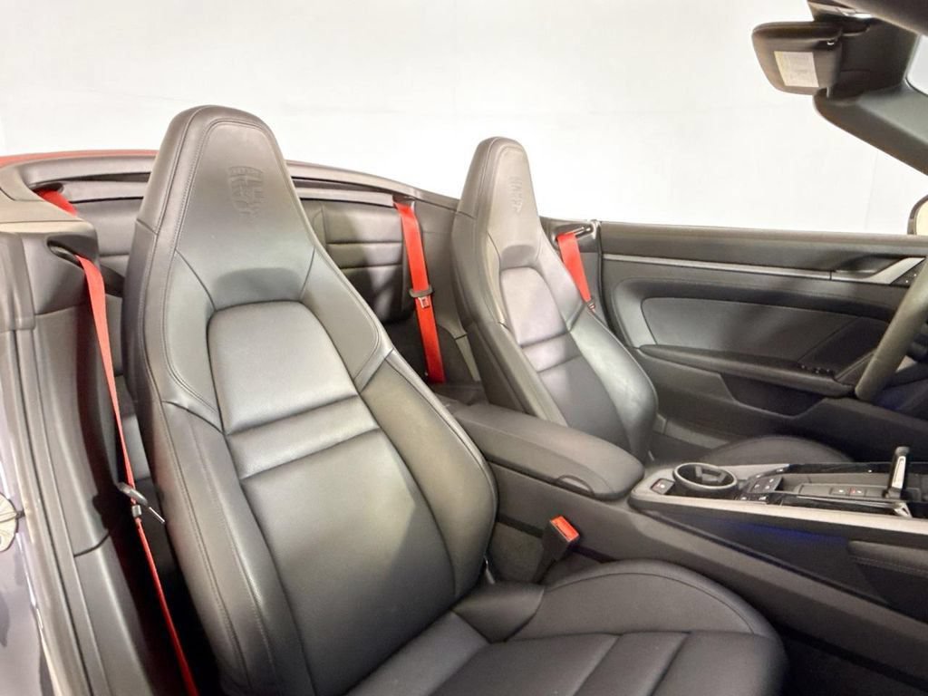 Certified 2025 Porsche 911 Carrera RWD image 18