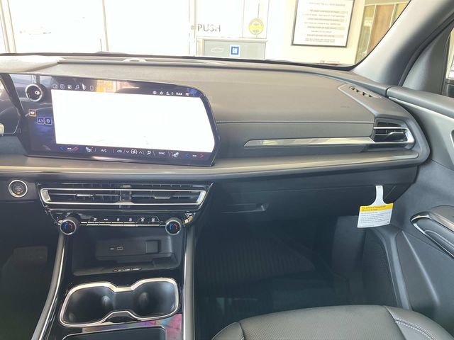 New 2026 Chevrolet Traverse LT w/ Sun and Wheel Package FWD image 10