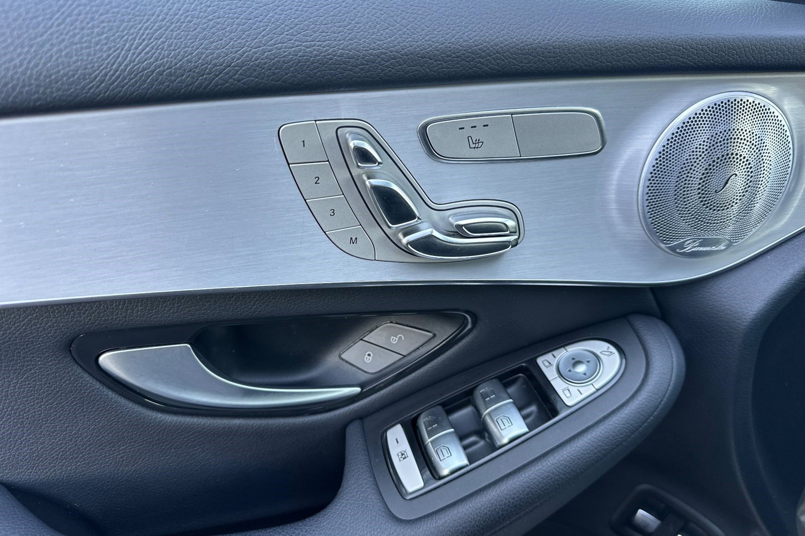 Used 2019 Mercedes-Benz GLC 350e 4MATIC image 12