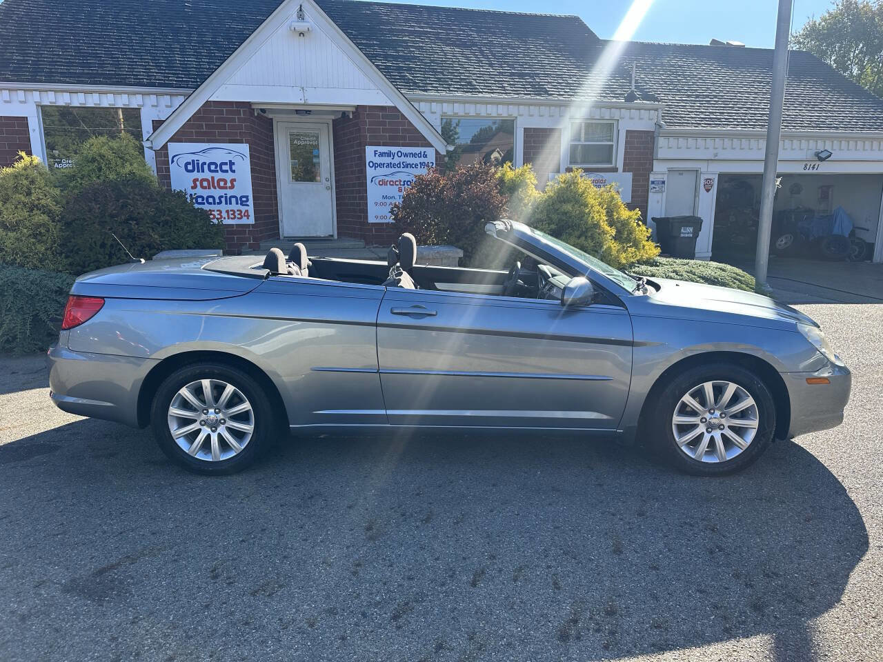 Used 2010 Chrysler Sebring Touring image 8