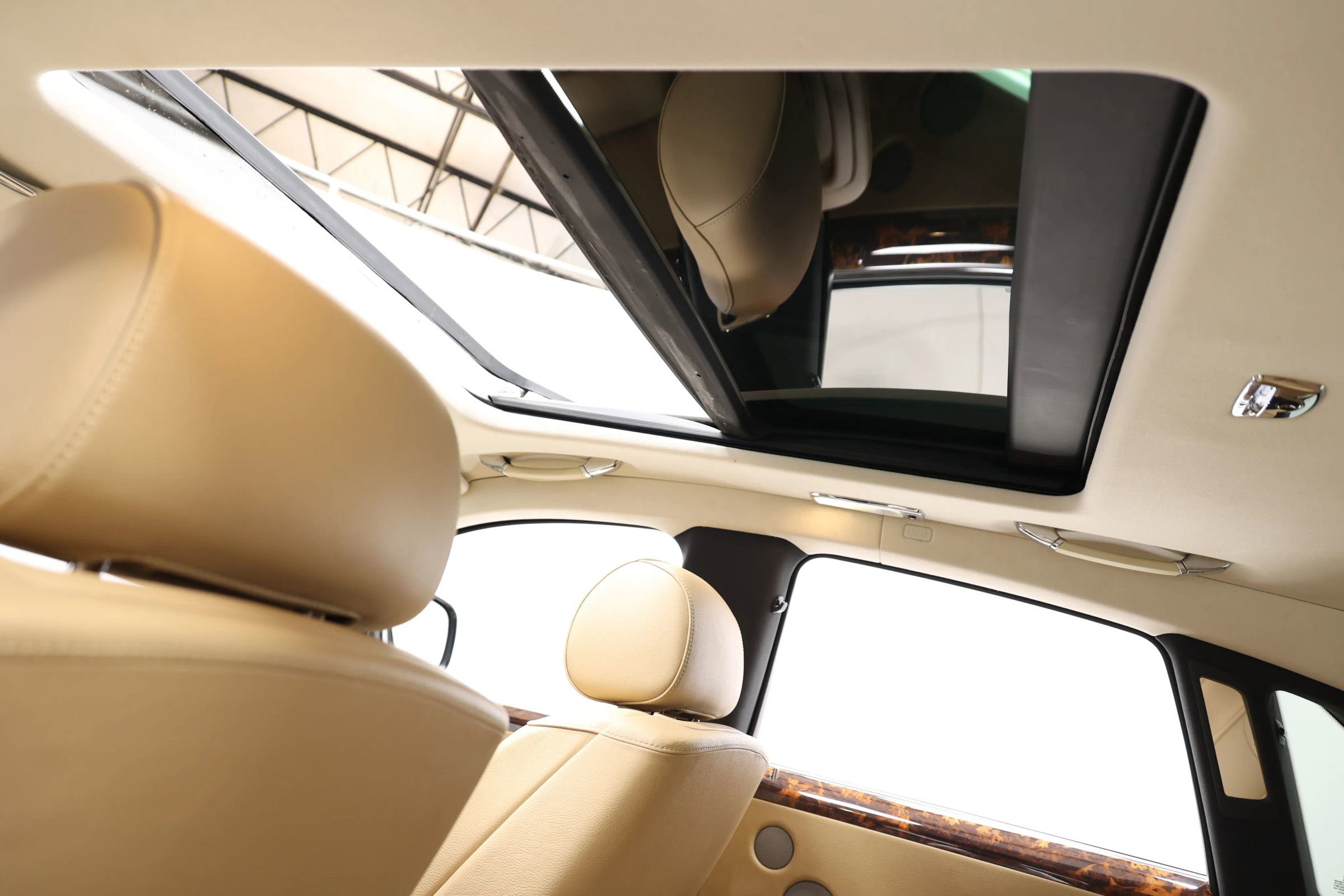 Used 2010 Rolls-Royce Ghost RWD image 62