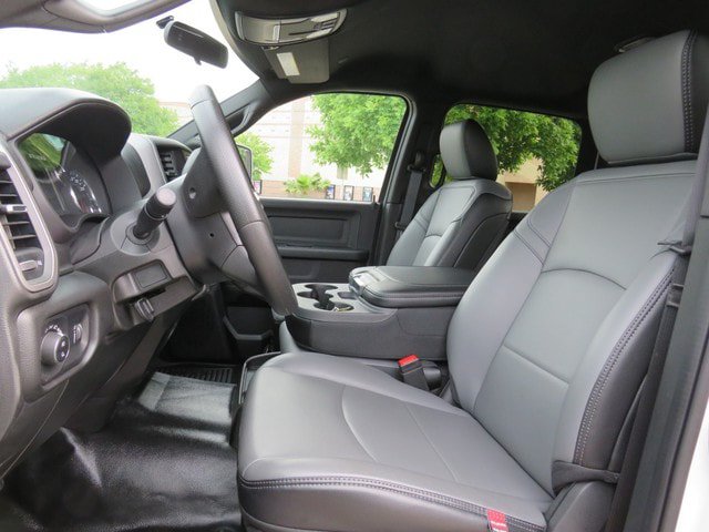 New 2023 RAM 5500 Tradesman w/ Chrome Appearance Group RWD image 38