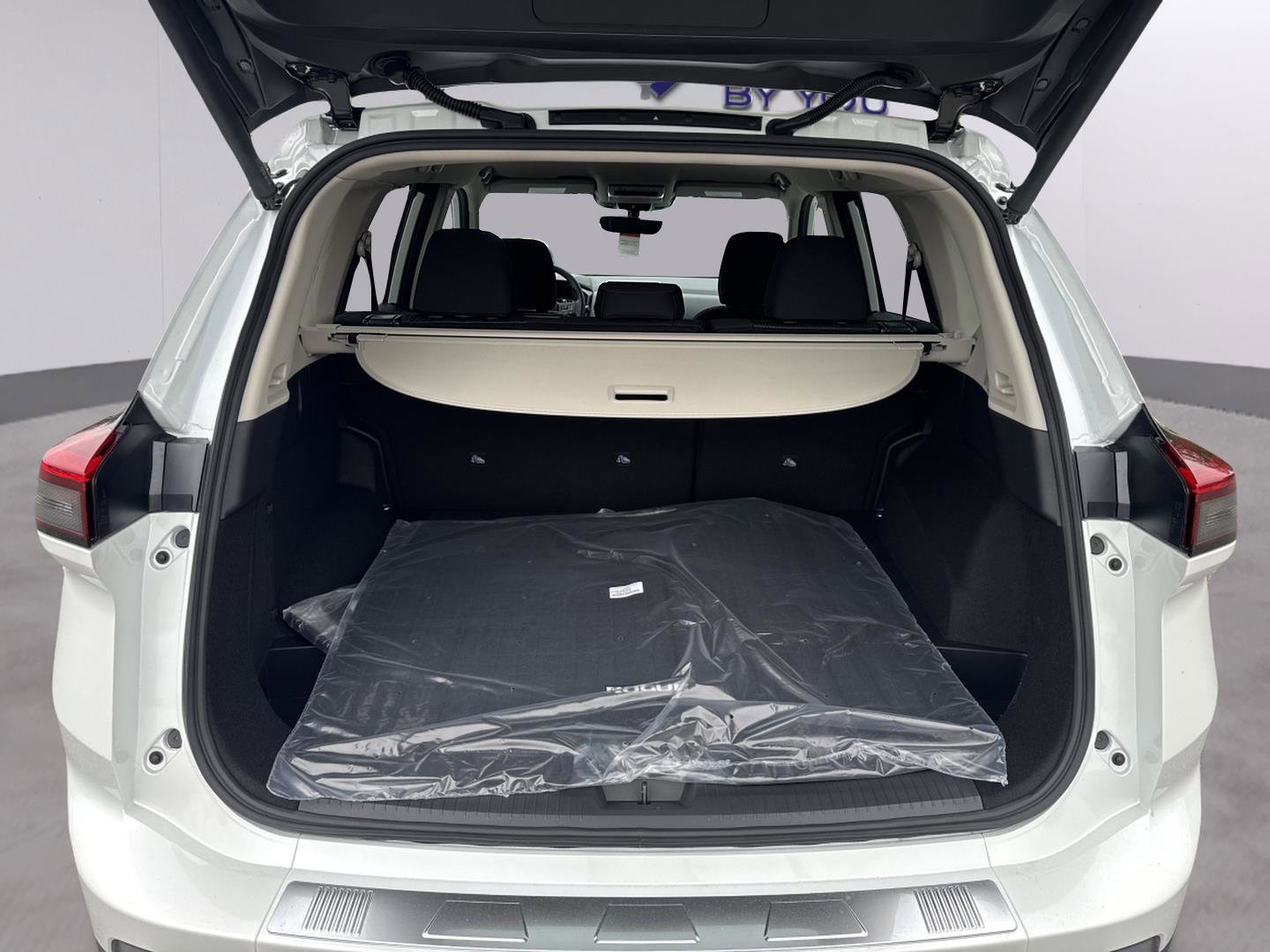New 2026 Nissan Rogue SV w/ Cold Weather Package FWD image 32