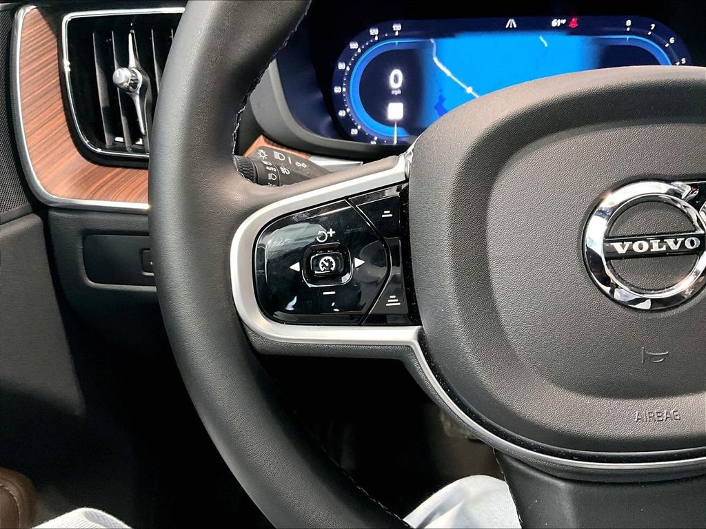 Used 2025 Volvo XC60 B5 Plus w/ Climate Package image 19